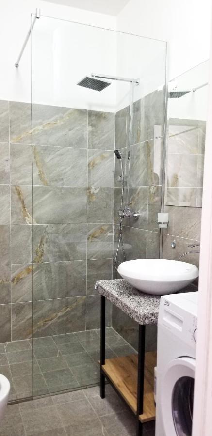 City Center Cute And Comfy Apartment - Ajia Apartments Tiran Dış mekan fotoğraf