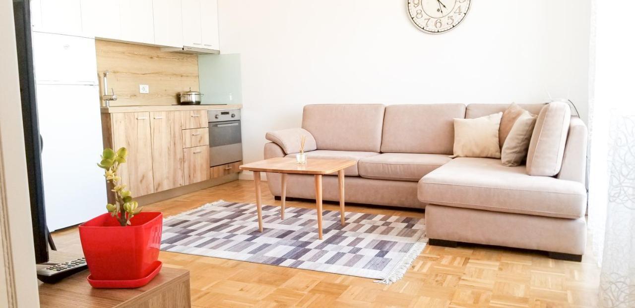 City Center Cute And Comfy Apartment - Ajia Apartments Tiran Dış mekan fotoğraf