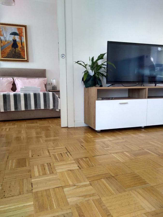 City Center Cute And Comfy Apartment - Ajia Apartments Tiran Dış mekan fotoğraf